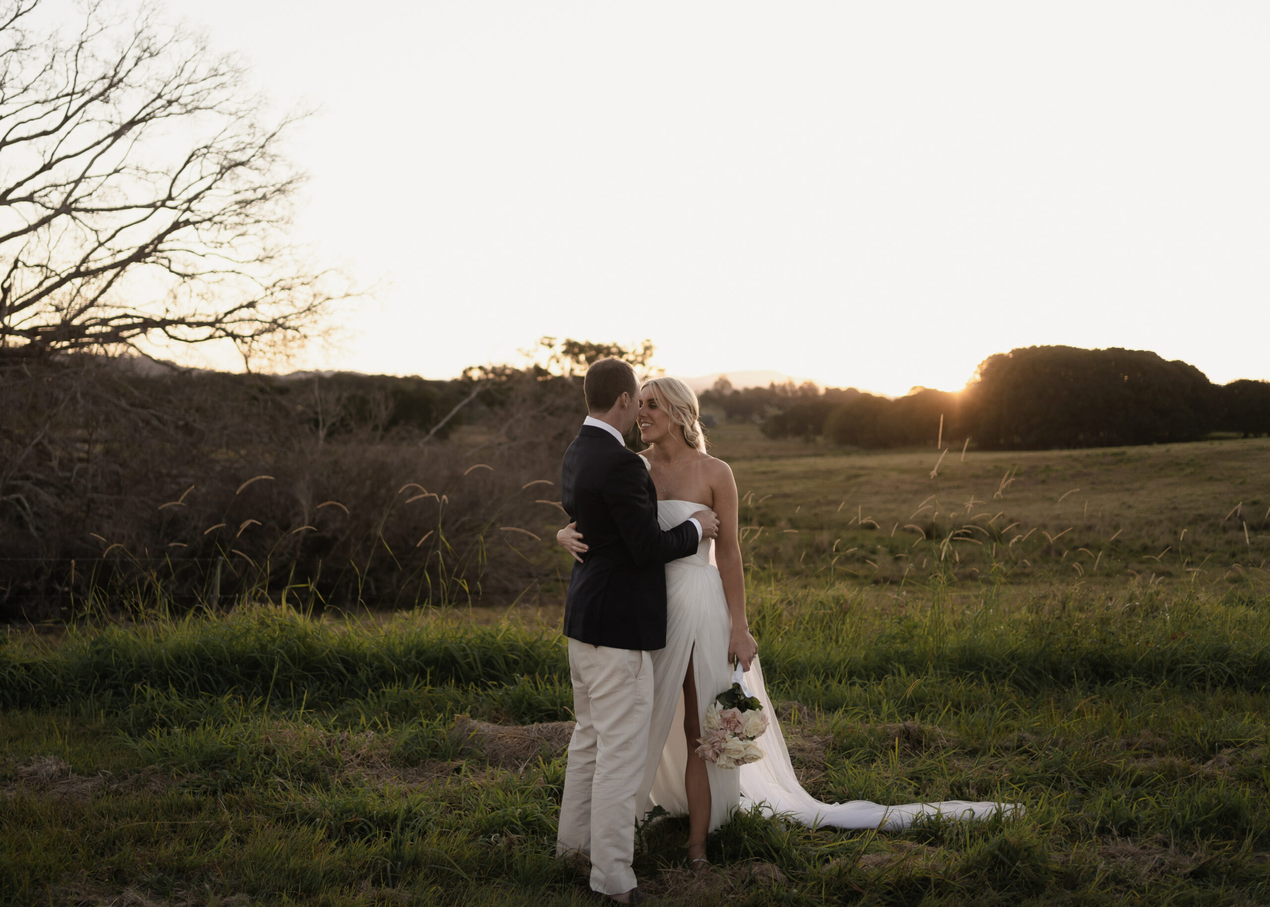 Allycia & Sam’s Colourful Byron Bay Love Fest